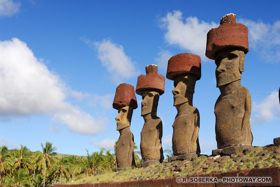 Statues Moai